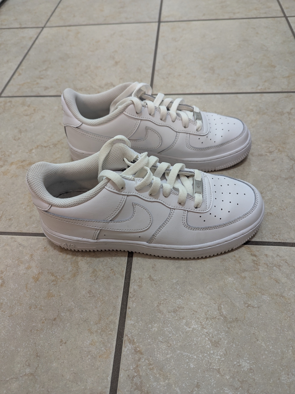 Nike White Kids Low-Top Sneakers - Nike Air Force 1 low